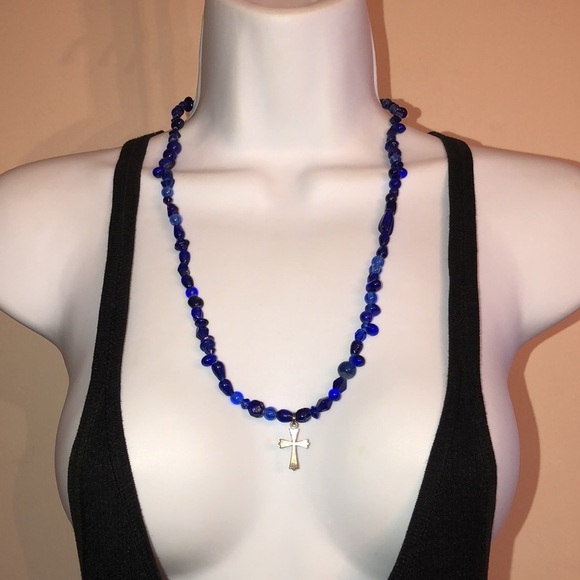 VINTAGE artisan cobalt blue art glass necklace with cross pendant - Picture 5 of 5